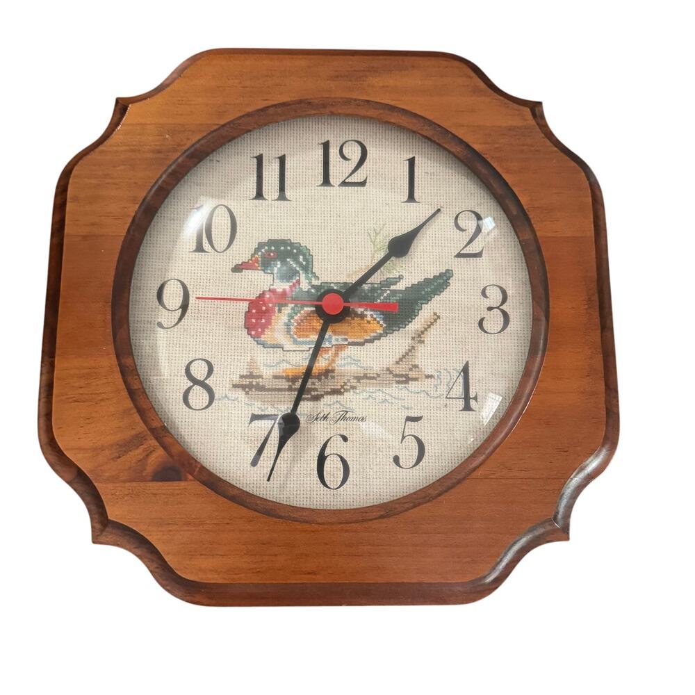 Vintage Seth Thomas Water Fowl Wood Duck Wall Clock 10" Wood Frame AA Battery